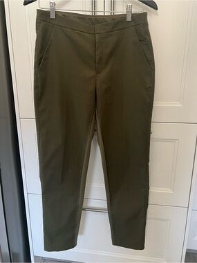 L-120 🍋 Lululemon 🍋 Army Green Pants